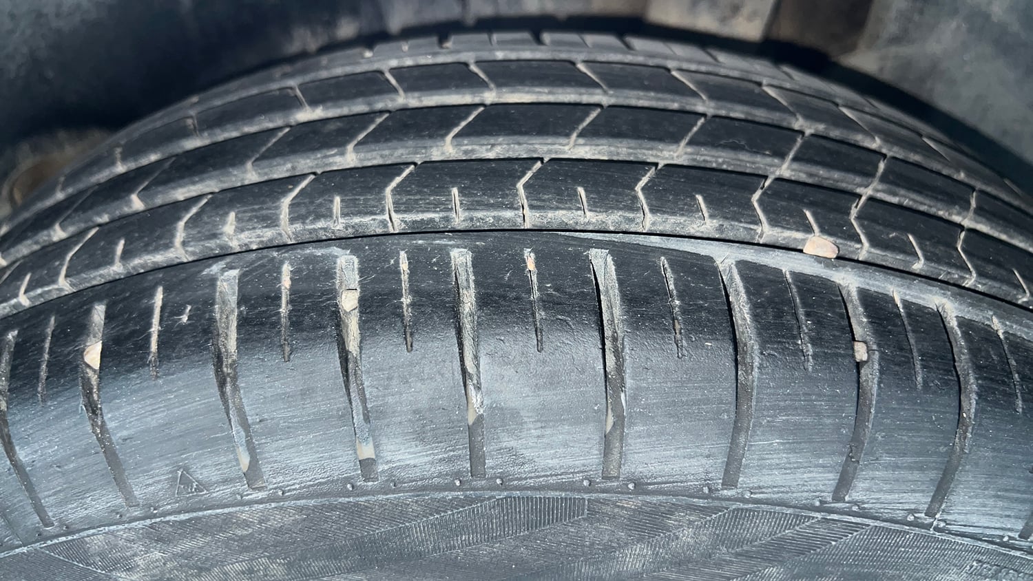 Used 2019 Maruti Suzuki Swift ZXi AMT Petrol Automatic tyres LEFT REAR TYRE TREAD VIEW