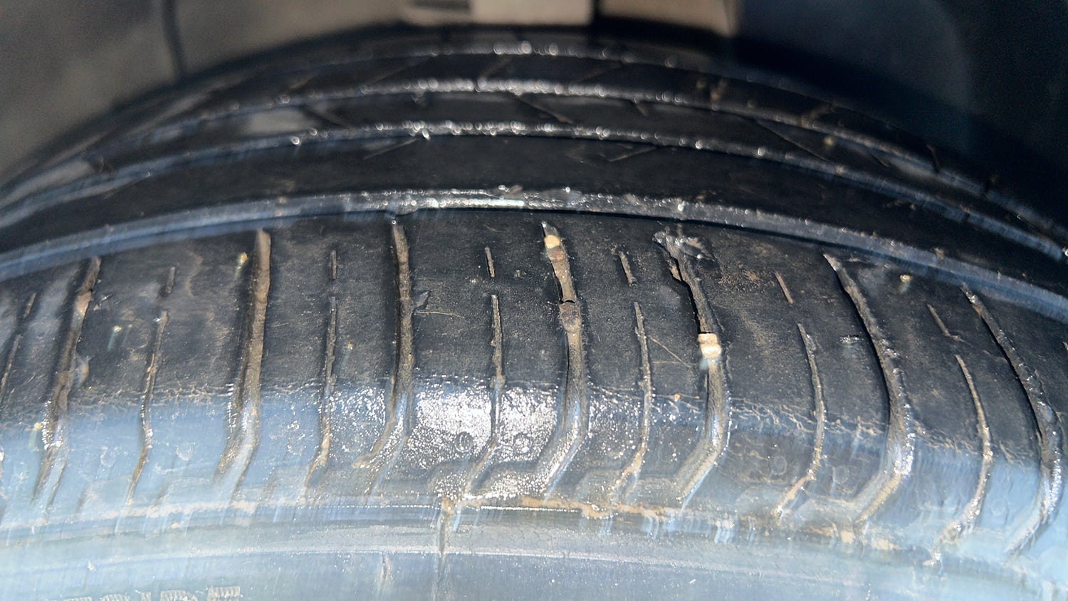 Used 2022 Hyundai i20 Sportz 1.2 MT Petrol Manual tyres RIGHT FRONT TYRE TREAD VIEW