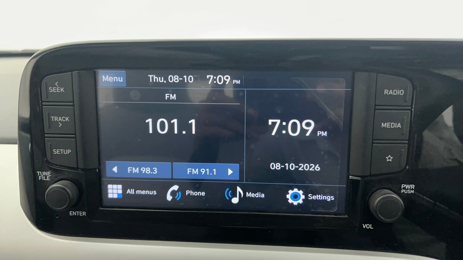 Used 2026 Hyundai Grand i10 Nios Sportz 1.2 Hy-CNG Duo Cng Manual top_features Integrated (in-dash) music system
