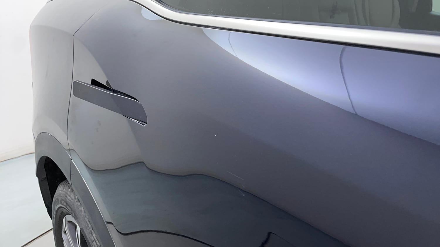 Used 2026 Mahindra XUV700 AX 7 Petrol AT Luxury Pack 7 STR Petrol Automatic dents MINOR DENT