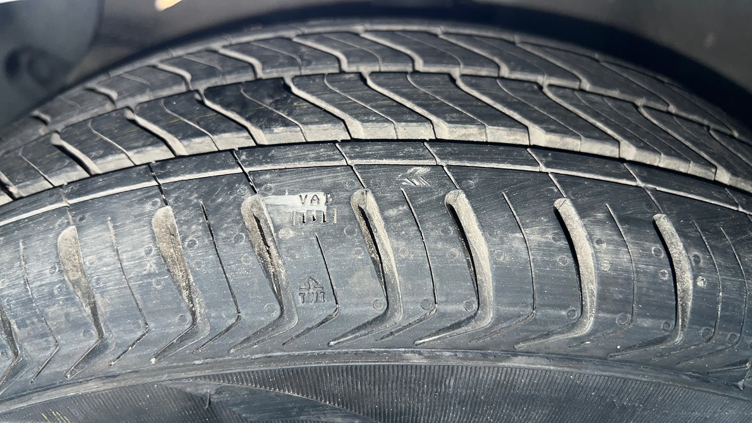 Used 2016 Hyundai Grand i10 Anniversary Edition Petrol Manual tyres LEFT FRONT TYRE TREAD VIEW