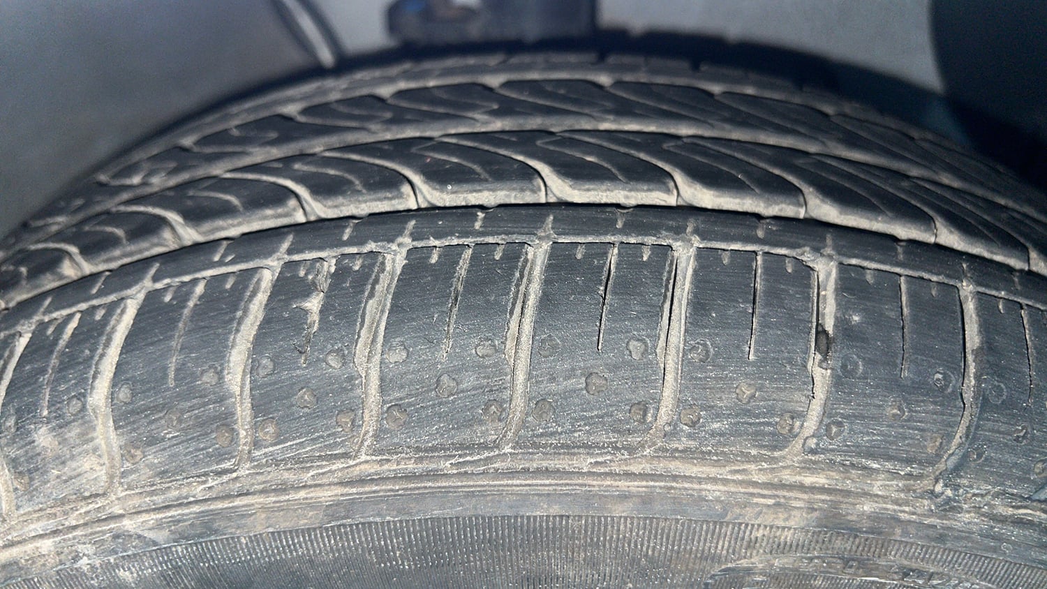 Used 2025 Hyundai Grand i10 Nios Magna 1.2 Kappa Petrol Manual tyres RIGHT FRONT TYRE TREAD VIEW