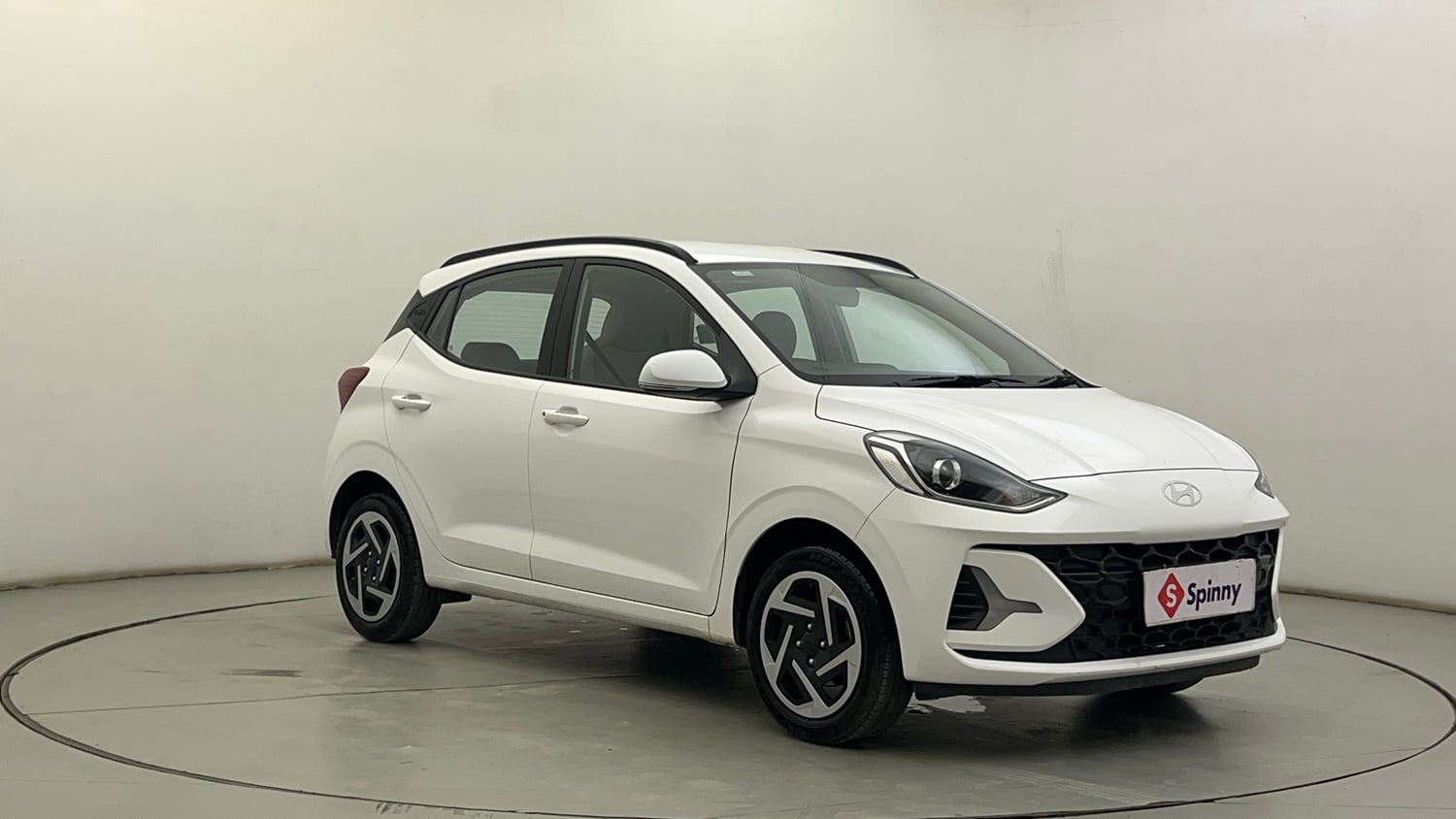 Used 2026 Hyundai Grand i10 Nios Sportz 1.2 Hy-CNG Duo Cng Manual exterior RIGHT FRONT CORNER VIEW