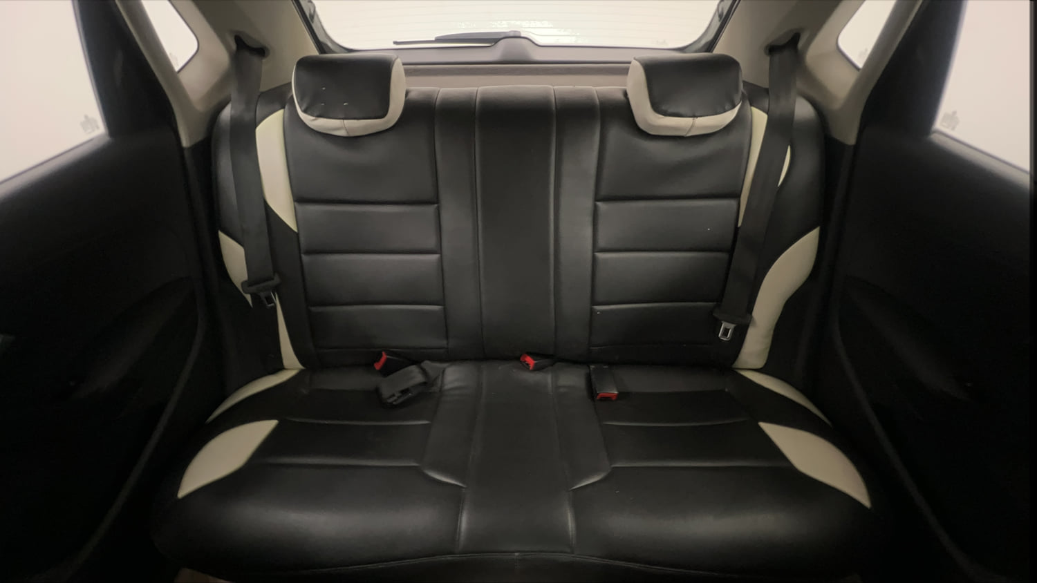 Used 2014 Volkswagen Polo Comfortline 1.2L (P) Petrol Manual interior REAR SEAT CONDITION VIEW