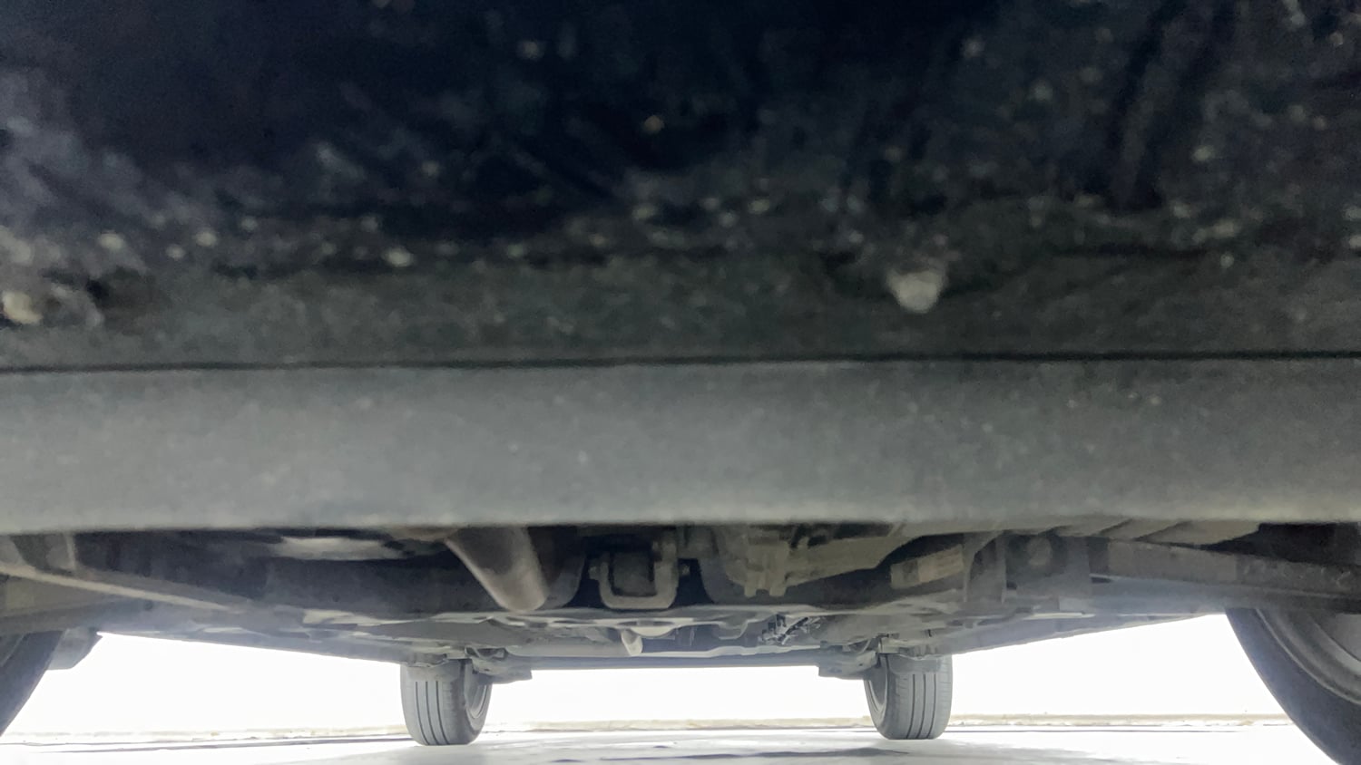 Used 2023 Tata Altroz XZA Plus (S) Petrol Automatic extra FRONT LEFT UNDERBODY VIEW