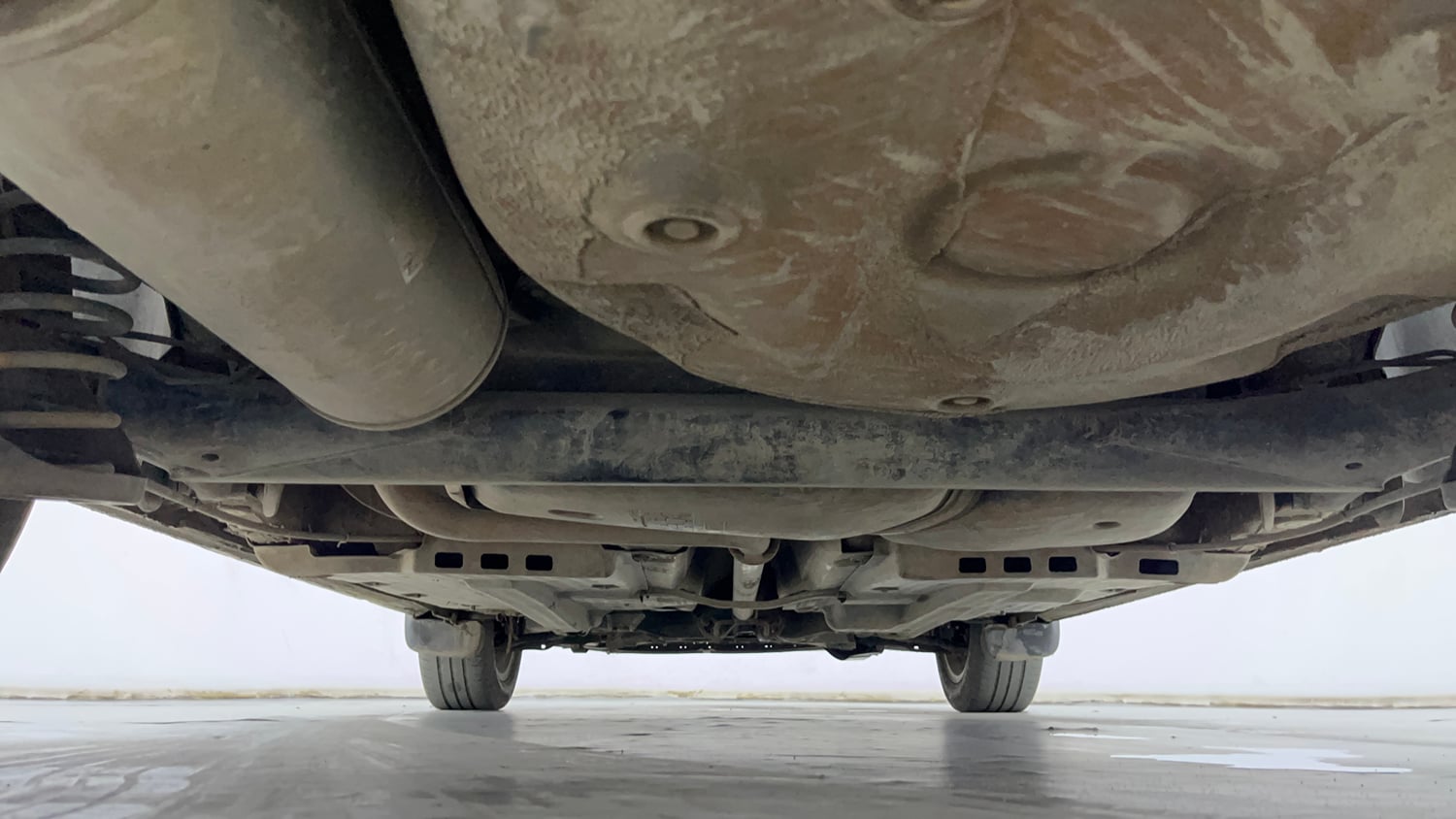 Used 2016 Volkswagen Ameo Highline 1.5L AT Diesel Automatic extra REAR UNDERBODY VIEW (TAKEN FROM REAR)