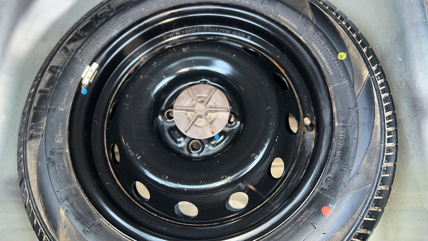 Used 2018 Maruti Suzuki Ignis Delta 1.2 MT Petrol Manual tyres SPARE TYRE VIEW
