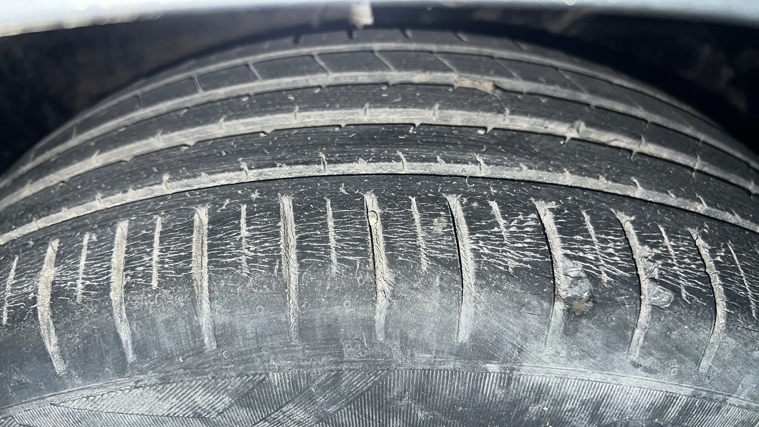 Used 2018 Maruti Suzuki Baleno Zeta 1.2 Petrol Manual tyres RIGHT FRONT TYRE TREAD VIEW