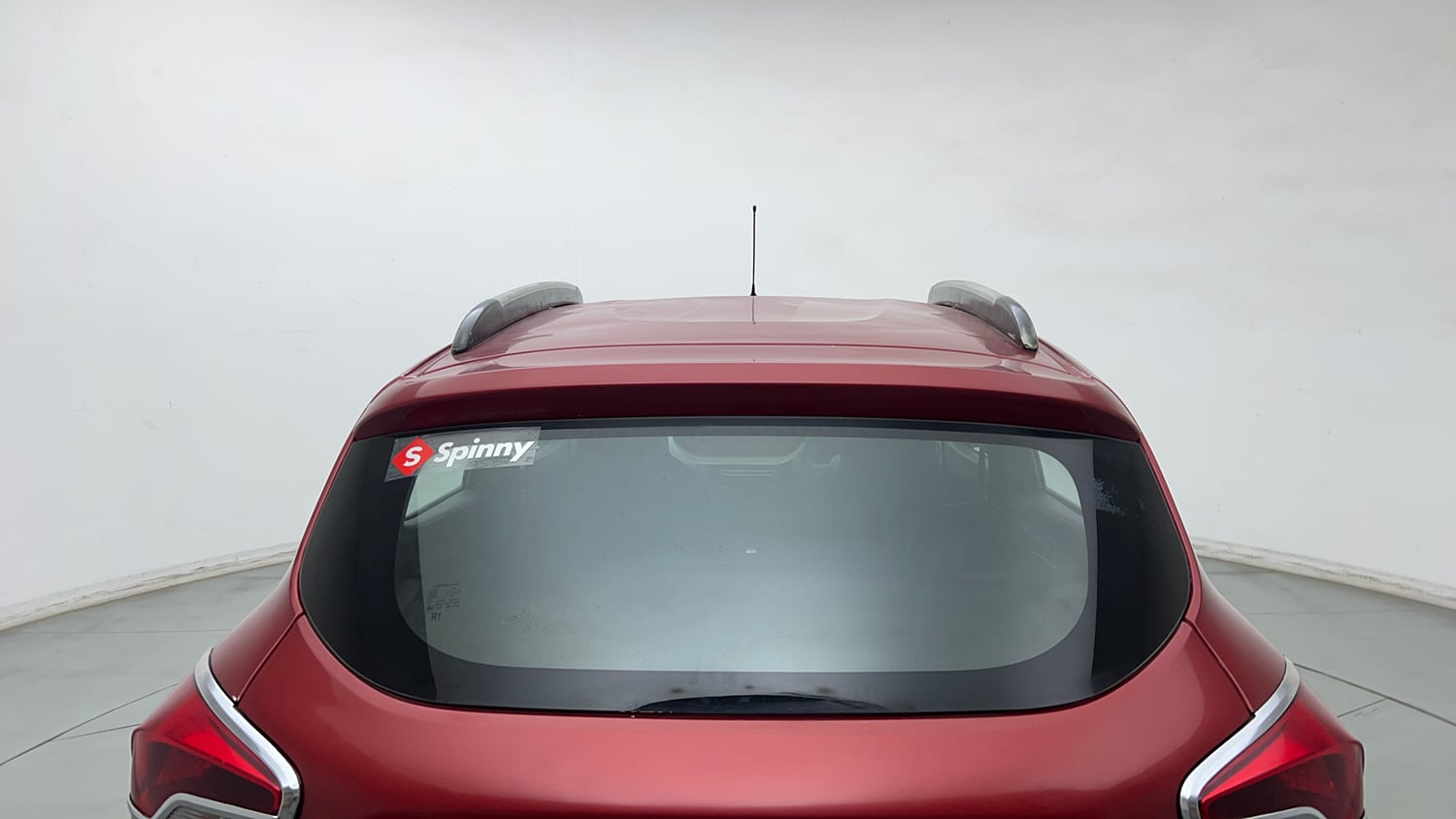Used 2016 Renault Kwid 1.0 RXT Petrol Manual exterior BACK WINDSHIELD VIEW