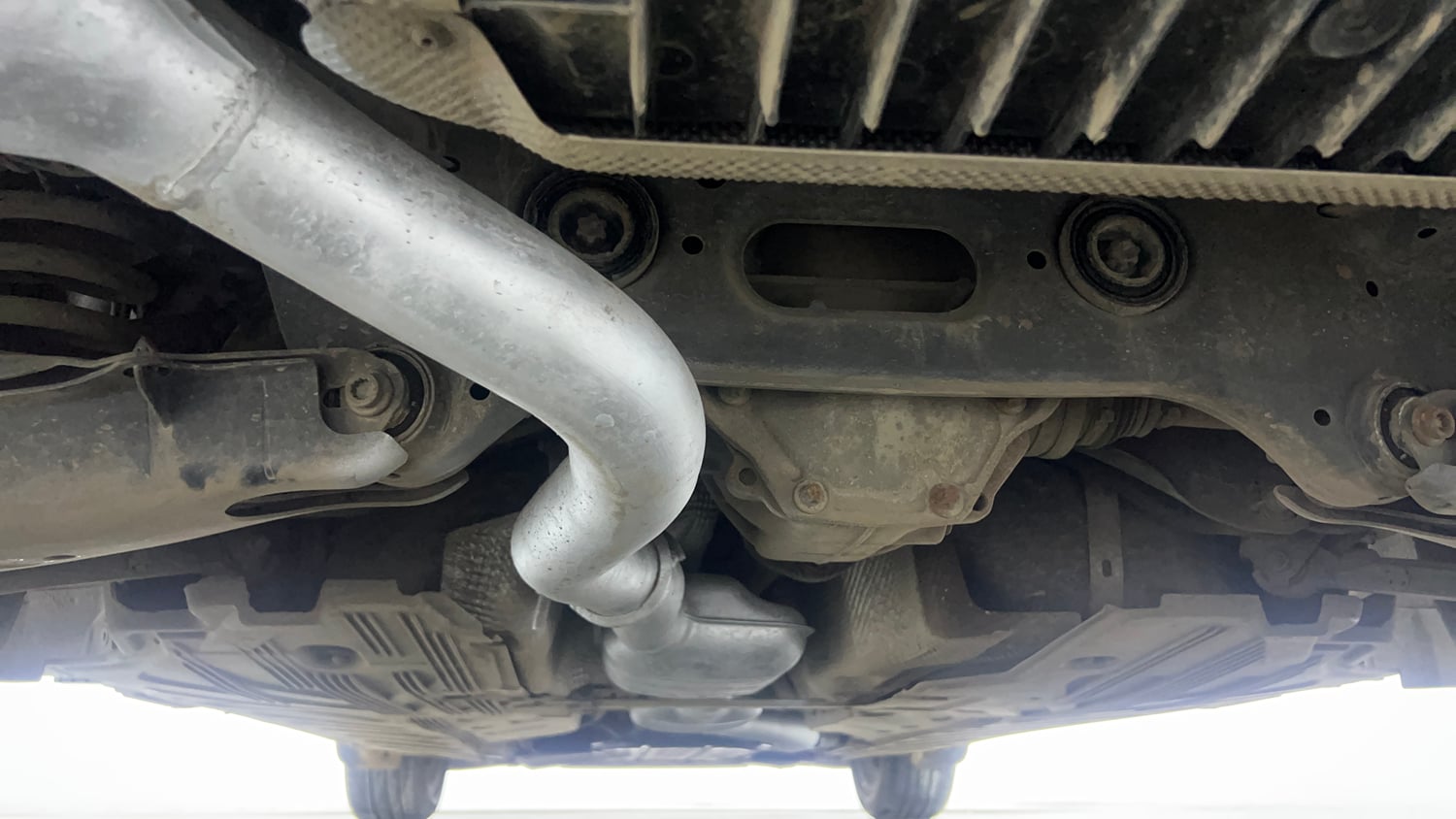 Used 2017 Mercedes-Benz C-Class C 200 Avantgarde Petrol Automatic extra REAR UNDERBODY VIEW (TAKEN FROM REAR)