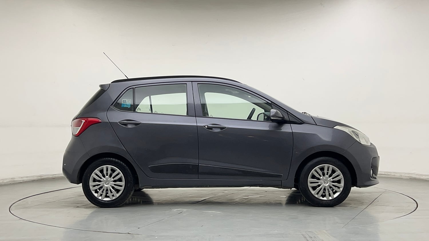 Used 2017 Hyundai Grand i10 Sportz (O) 1.2 kappa VTVT CNG (Outside Fitted) Cng Manual exterior RIGHT SIDE VIEW