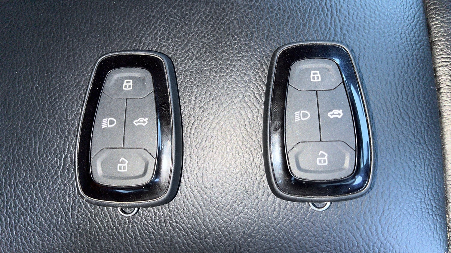 Used 2024 Tata Altroz XZ Plus i-Turbo (S) Petrol Manual extra CAR KEY VIEW
