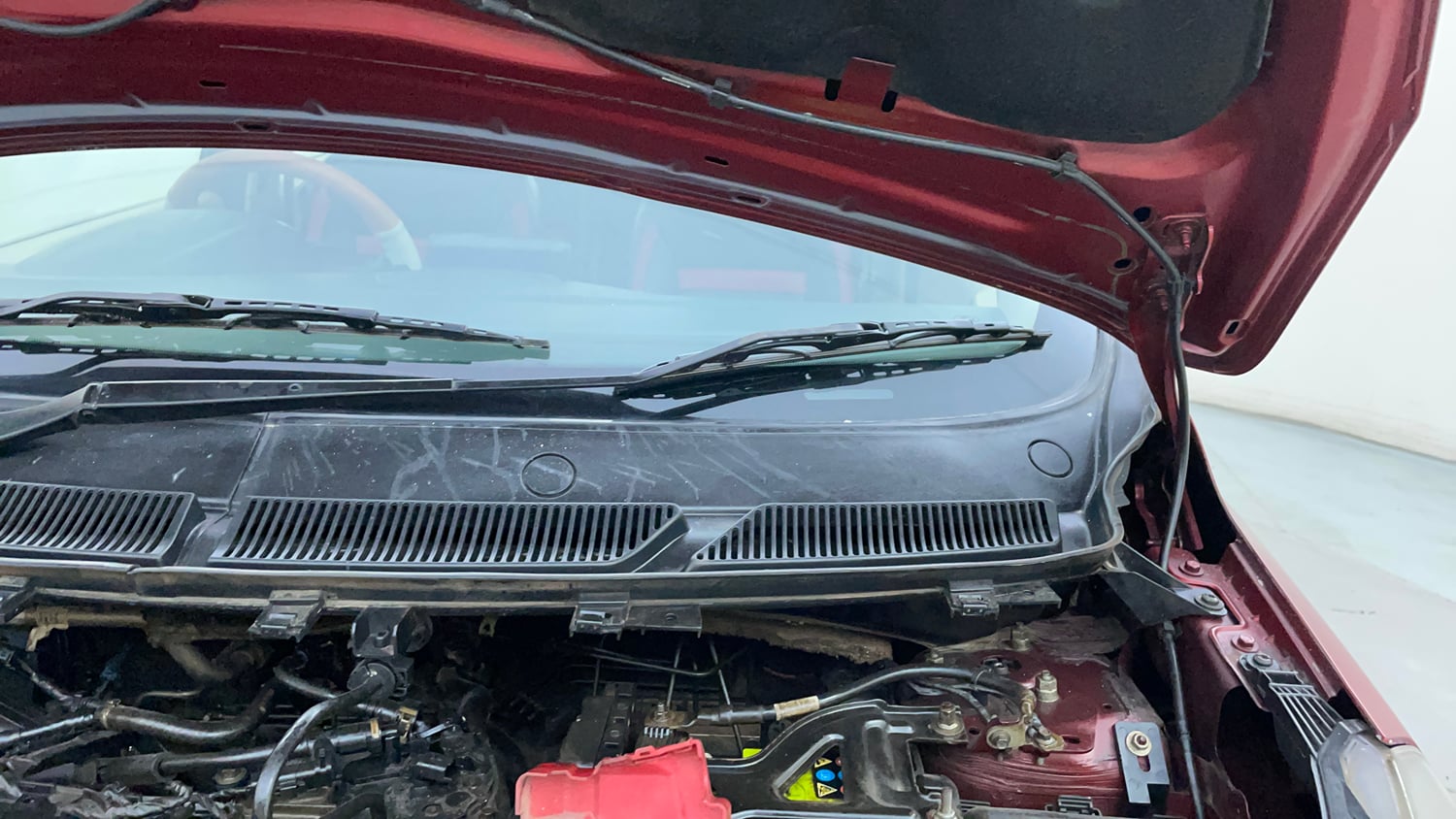 Used 2019 Ford Figo Aspire Titanium Plus 1.5 TDCi Diesel Manual engine ENGINE LEFT SIDE HINGE & APRON VIEW