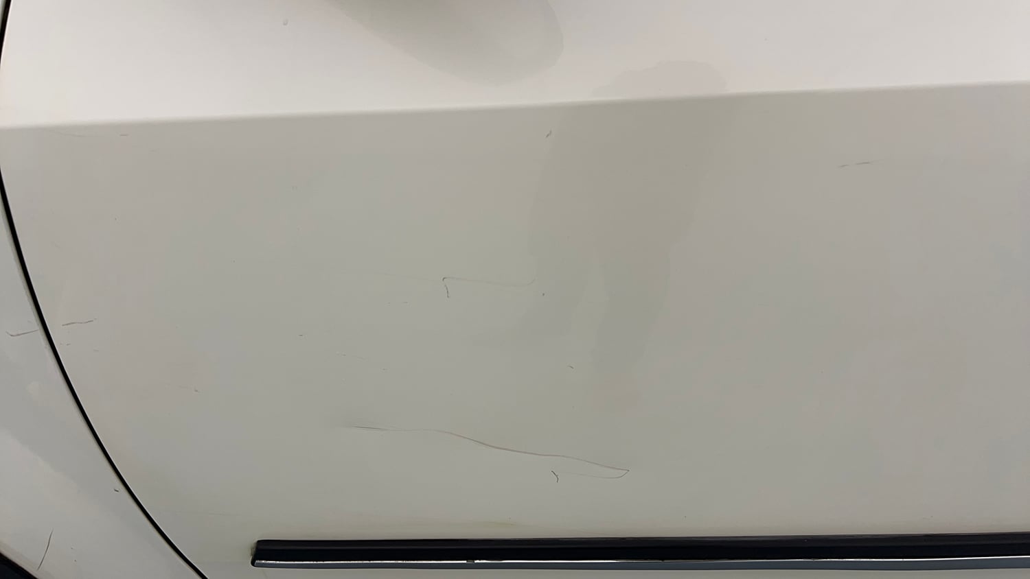 Used 2018 Mahindra XUV500 W9 Diesel Manual dents MINOR DENT