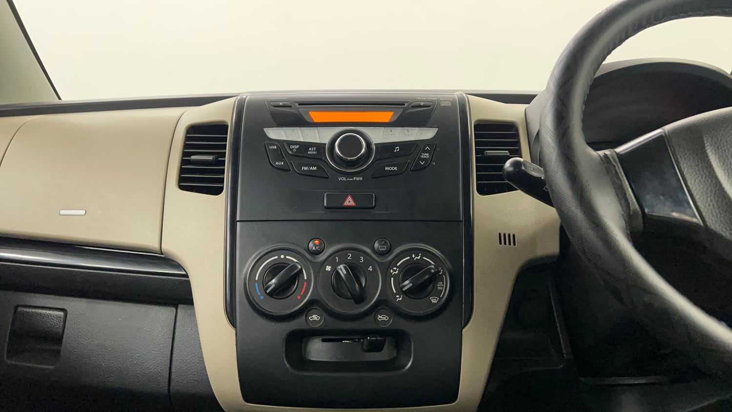 Used 2018 Maruti Suzuki Wagon R 1.0 VXI AMT Petrol Automatic interior MUSIC SYSTEM & AC CONTROL VIEW