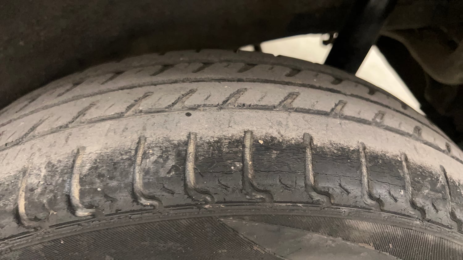 Used 2018 Maruti Suzuki Wagon R 1.0 VXI AMT Petrol Automatic tyres LEFT REAR TYRE TREAD VIEW
