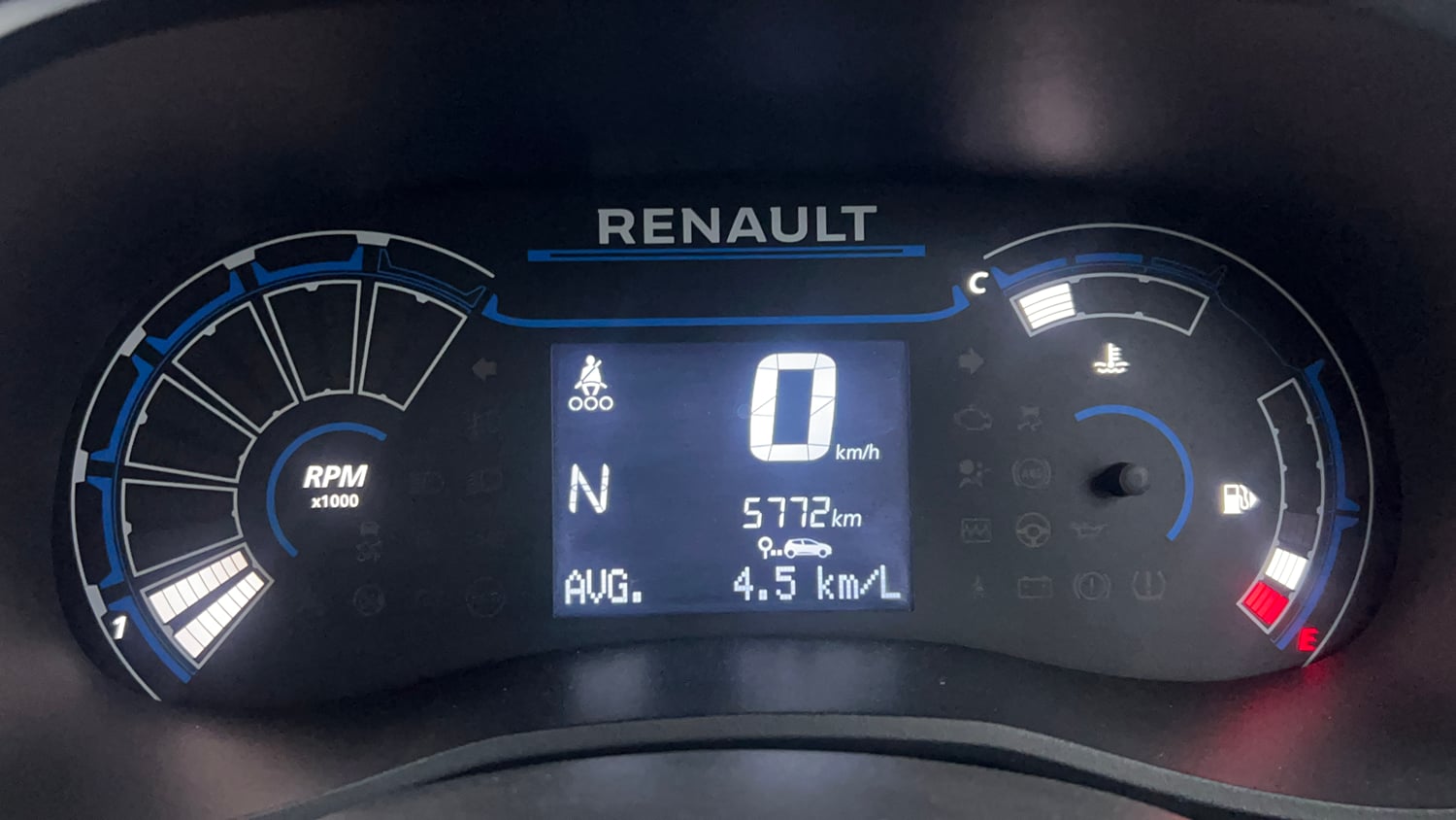 Used 2025 Renault Kwid RXT 1.0L AMT Petrol Automatic interior CLUSTERMETER VIEW