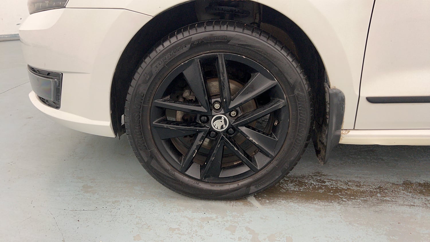 Used 2021 Skoda Rapid Ambition Petrol Manual tyres LEFT FRONT TYRE RIM VIEW
