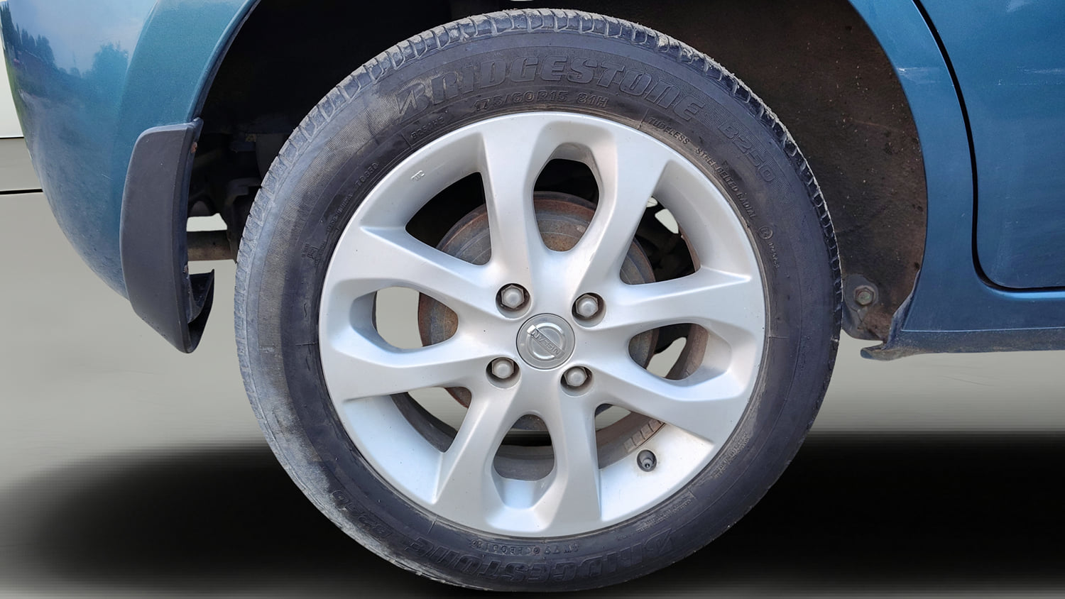Used 2018 Nissan Micra XV CVT Petrol Automatic tyres RIGHT REAR TYRE RIM VIEW