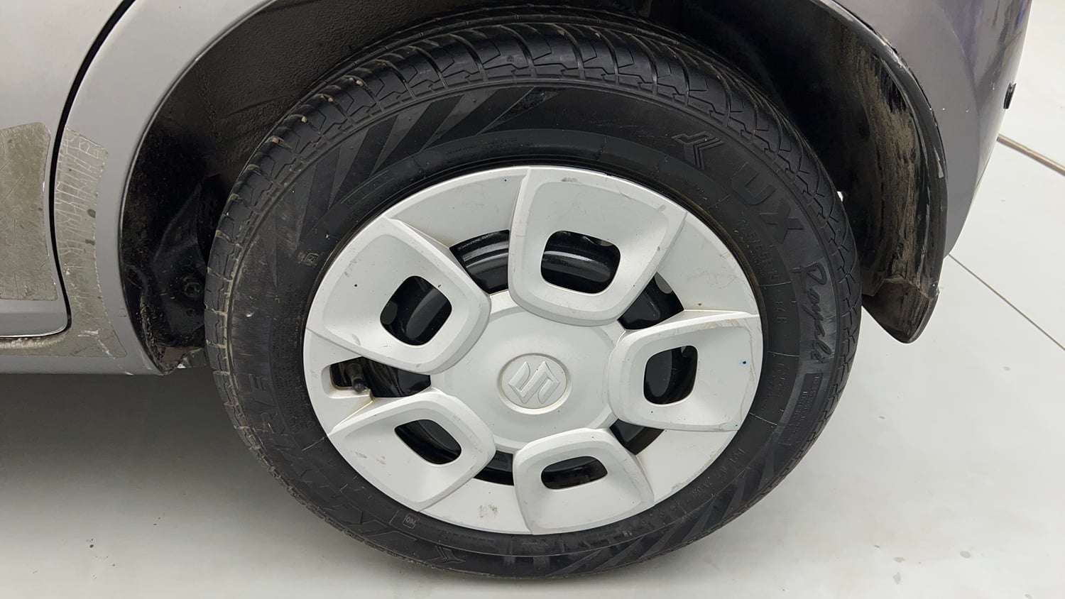 Used 2017 Maruti Suzuki Ignis Delta 1.2 MT Petrol Manual tyres LEFT REAR TYRE RIM VIEW
