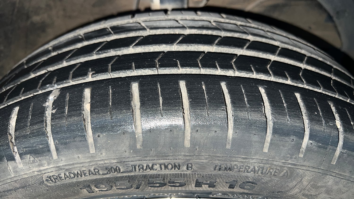Used 2024 Maruti Suzuki Baleno Alpha AGS Petrol Automatic tyres RIGHT FRONT TYRE TREAD VIEW