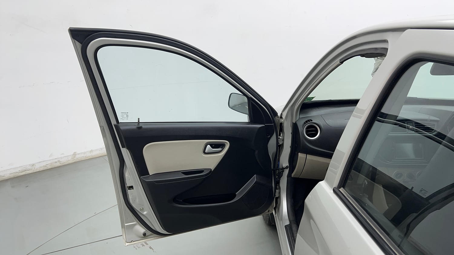 Used 2021 Maruti Suzuki Alto 800 LXi (O) Petrol Manual interior LEFT FRONT DOOR OPEN VIEW