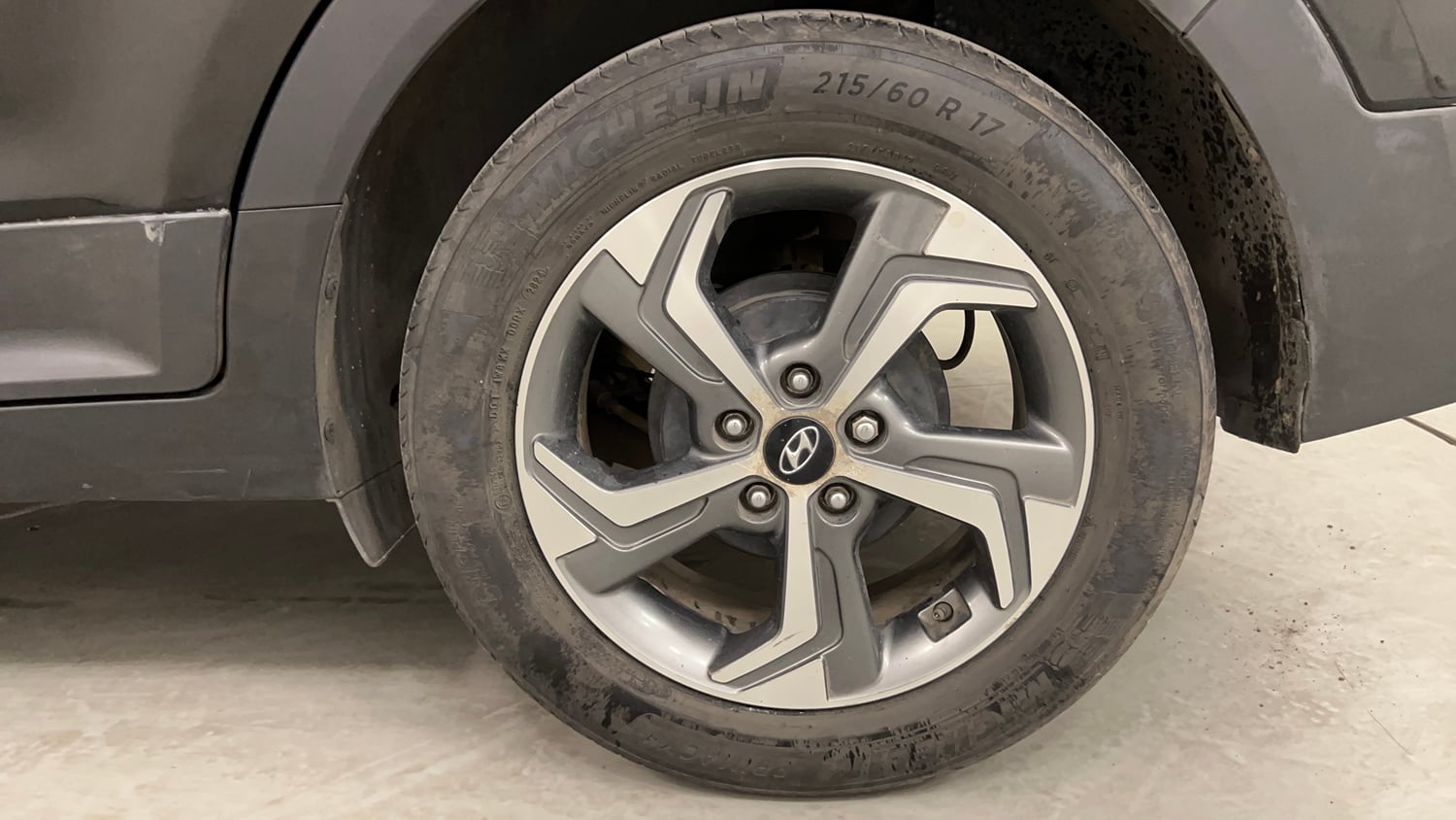Used 2018 Hyundai Creta SX 1.6 AT CRDi Diesel Automatic tyres LEFT REAR TYRE RIM VIEW