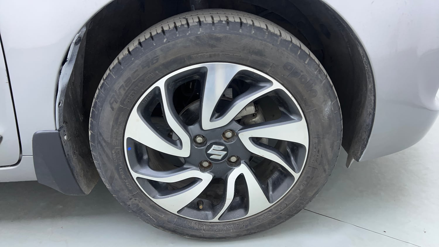Used 2021 Maruti Suzuki Baleno Zeta Petrol Manual tyres RIGHT FRONT TYRE RIM VIEW
