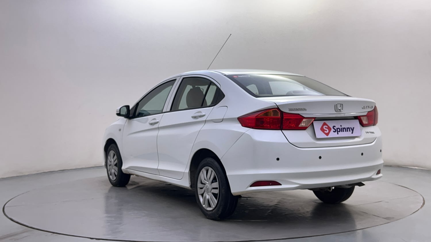 Used 2016 Honda City S Petrol Manual exterior LEFT REAR CORNER VIEW