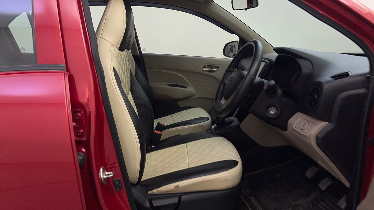 Used 2018 Hyundai Santro Asta Petrol Manual interior RIGHT SIDE FRONT DOOR CABIN VIEW