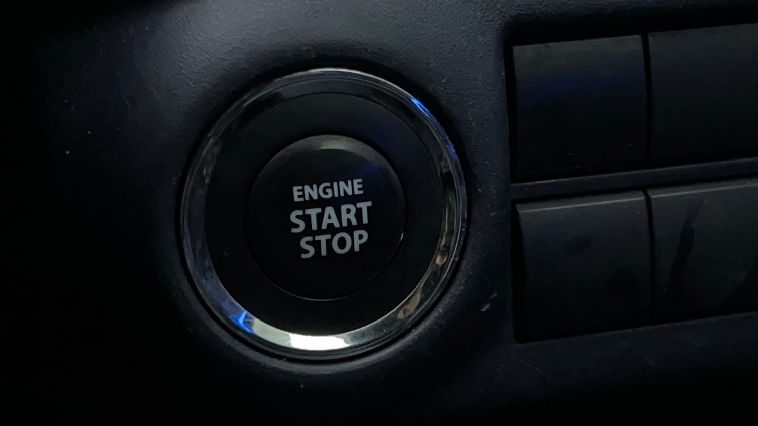 Used 2024 Maruti Suzuki Baleno Alpha AGS Petrol Automatic top_features Keyless start