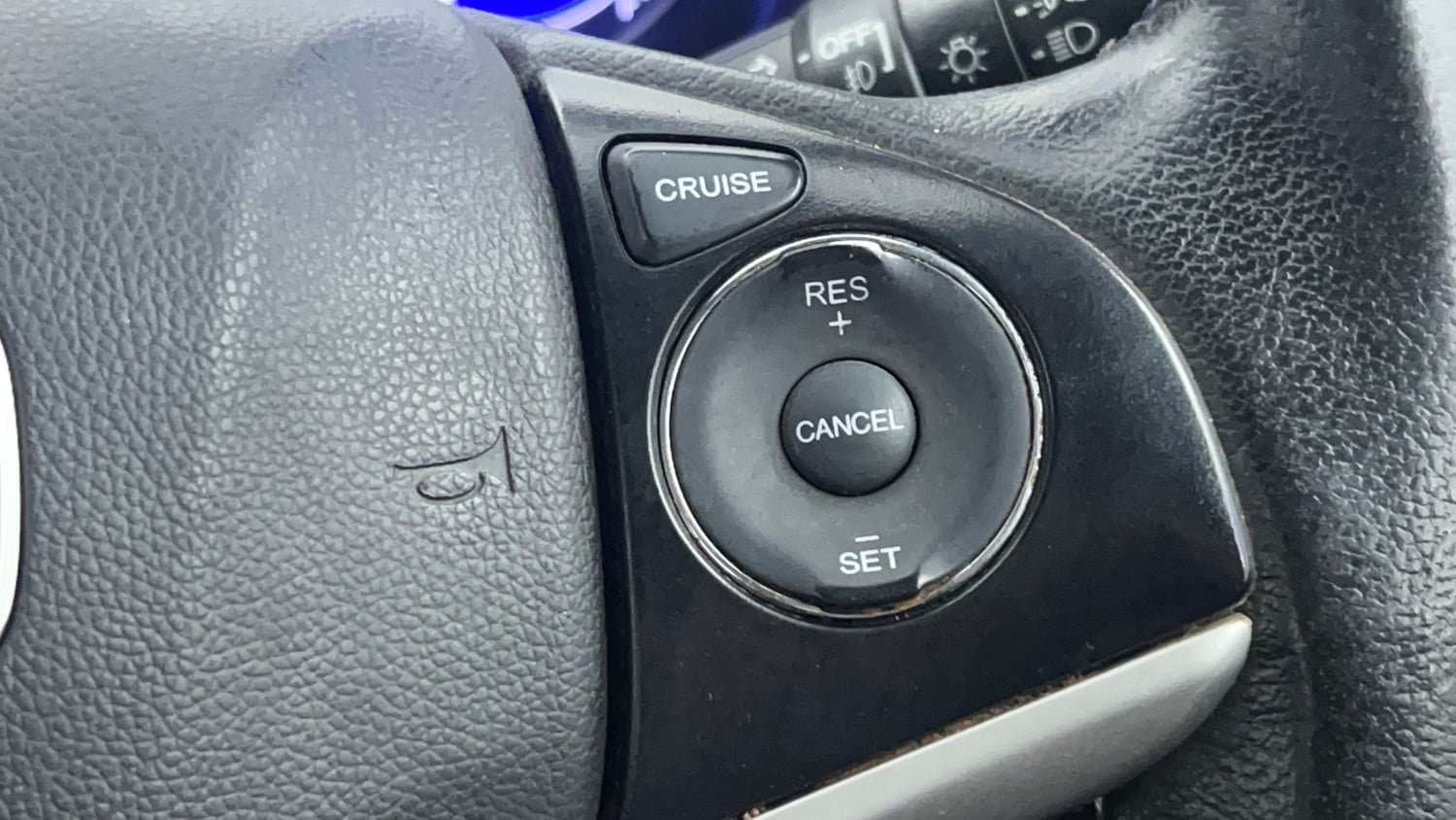 Used 2022 Honda WR-V VX MT Petrol Petrol Manual top_features Cruise control