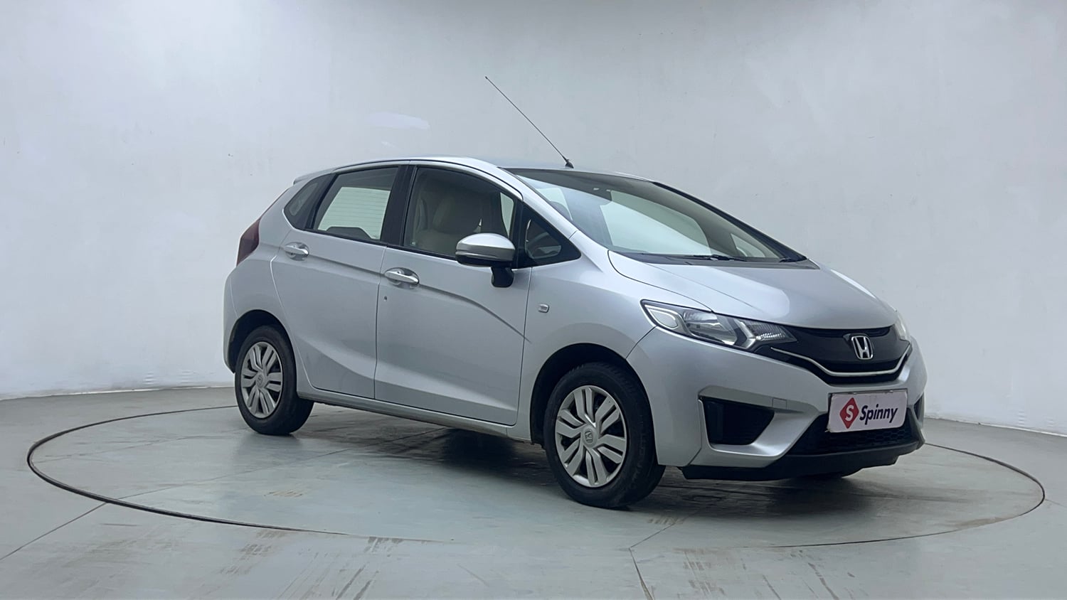 Used 2016 Honda Jazz S Petrol Petrol Manual exterior RIGHT FRONT CORNER VIEW