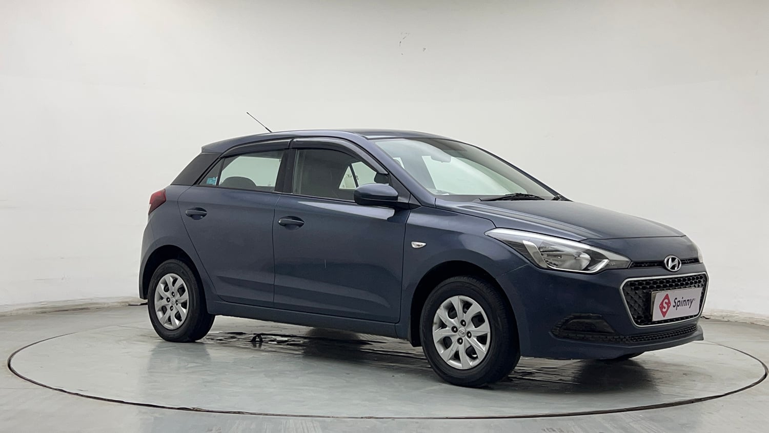 Used 2015 Hyundai Elite i20 Magna 1.2 Petrol Manual exterior RIGHT FRONT CORNER VIEW