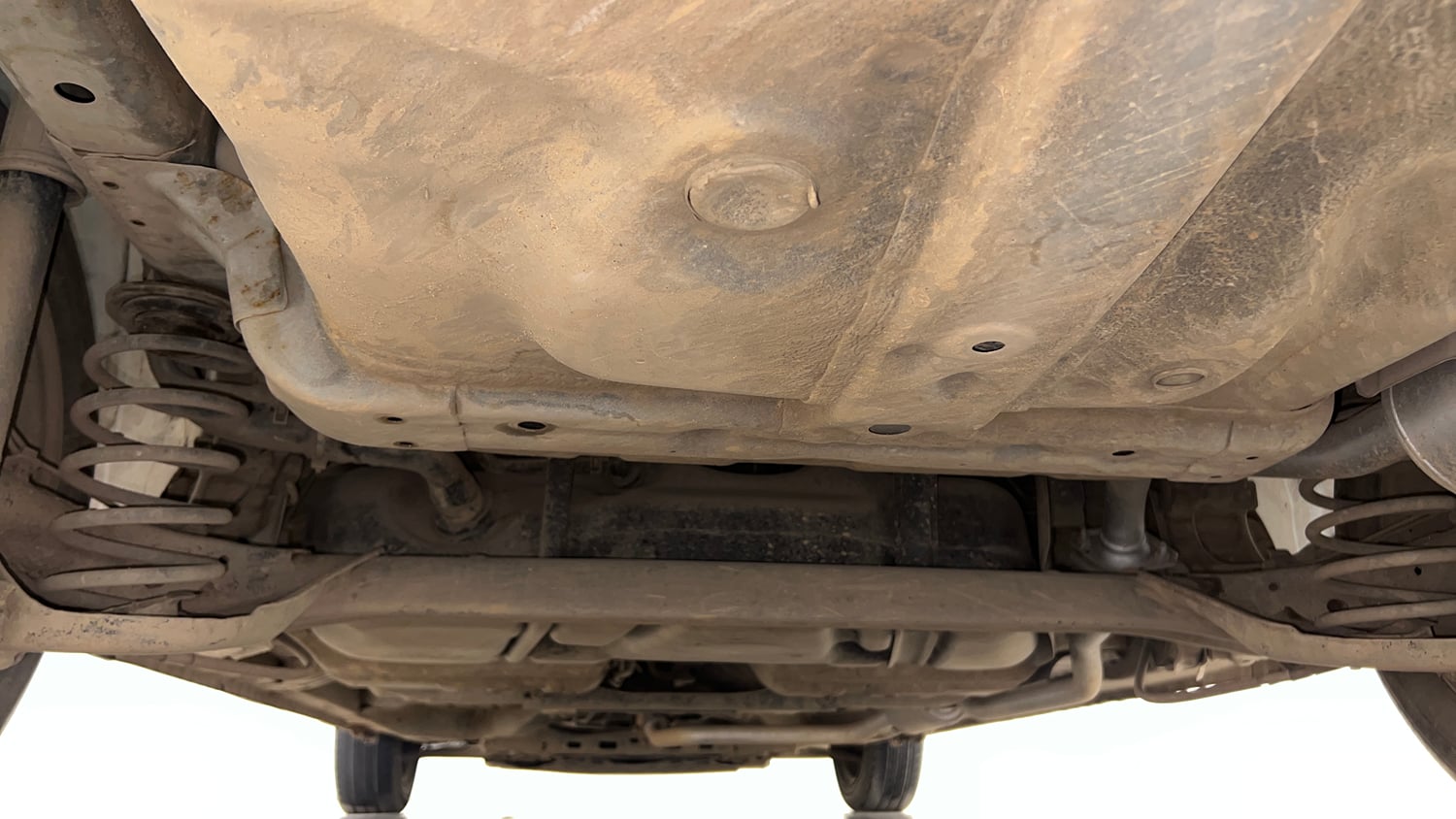 Used 2016 Honda City S Petrol Manual extra REAR UNDERBODY VIEW (TAKEN FROM REAR)