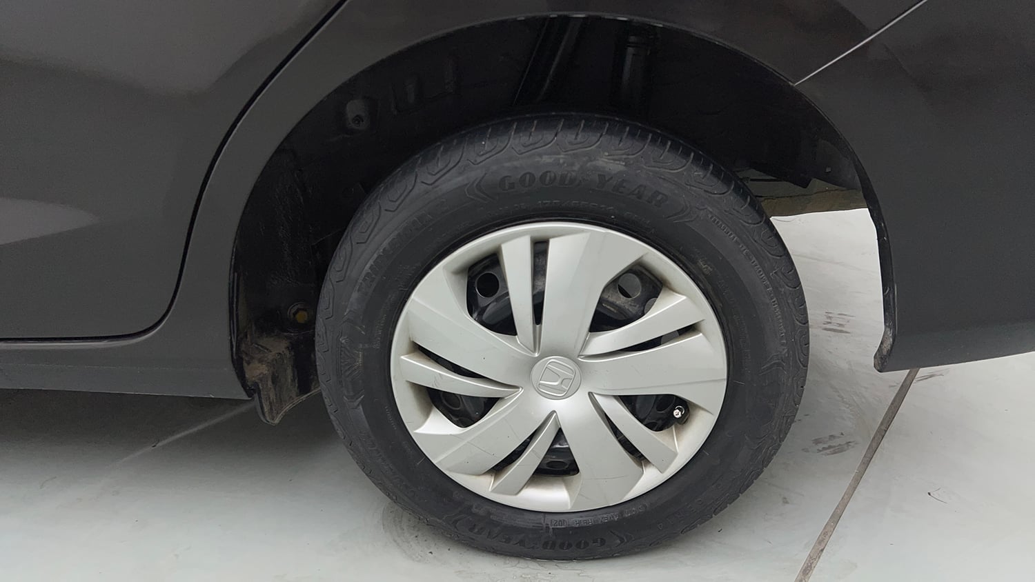 Used 2021 Honda Amaze S MT 1.2 Petrol Petrol Manual tyres LEFT REAR TYRE RIM VIEW