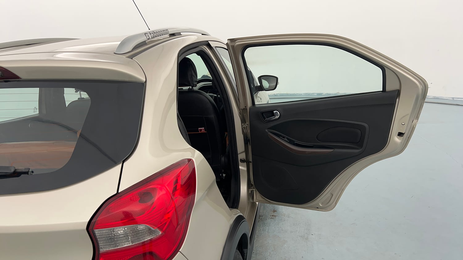 Used 2019 Ford Freestyle Titanium 1.2 Ti-VCT Petrol Manual interior RIGHT REAR DOOR OPEN VIEW