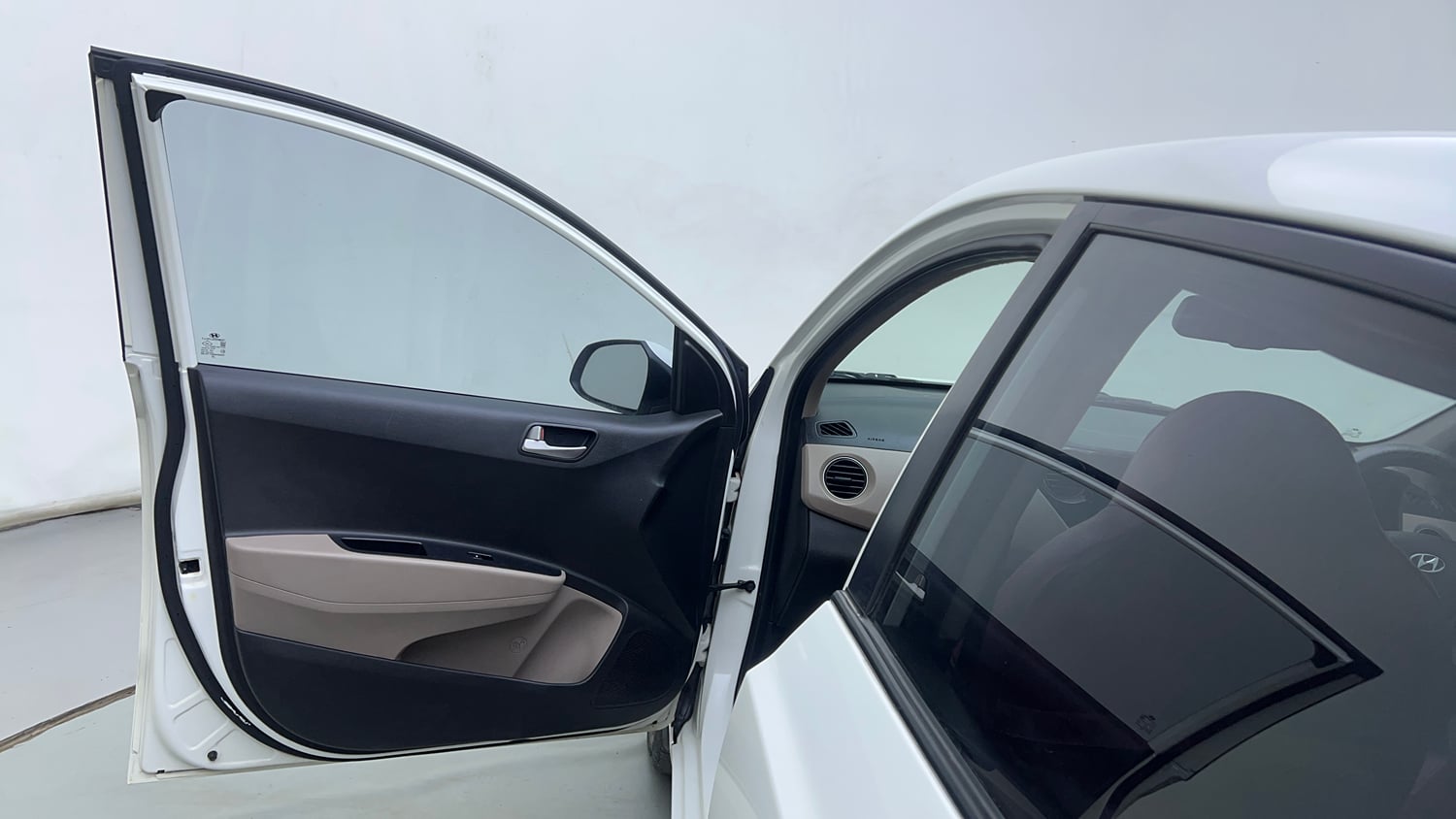 Used 2015 Hyundai Xcent SX 1.2 Petrol Manual interior LEFT FRONT DOOR OPEN VIEW
