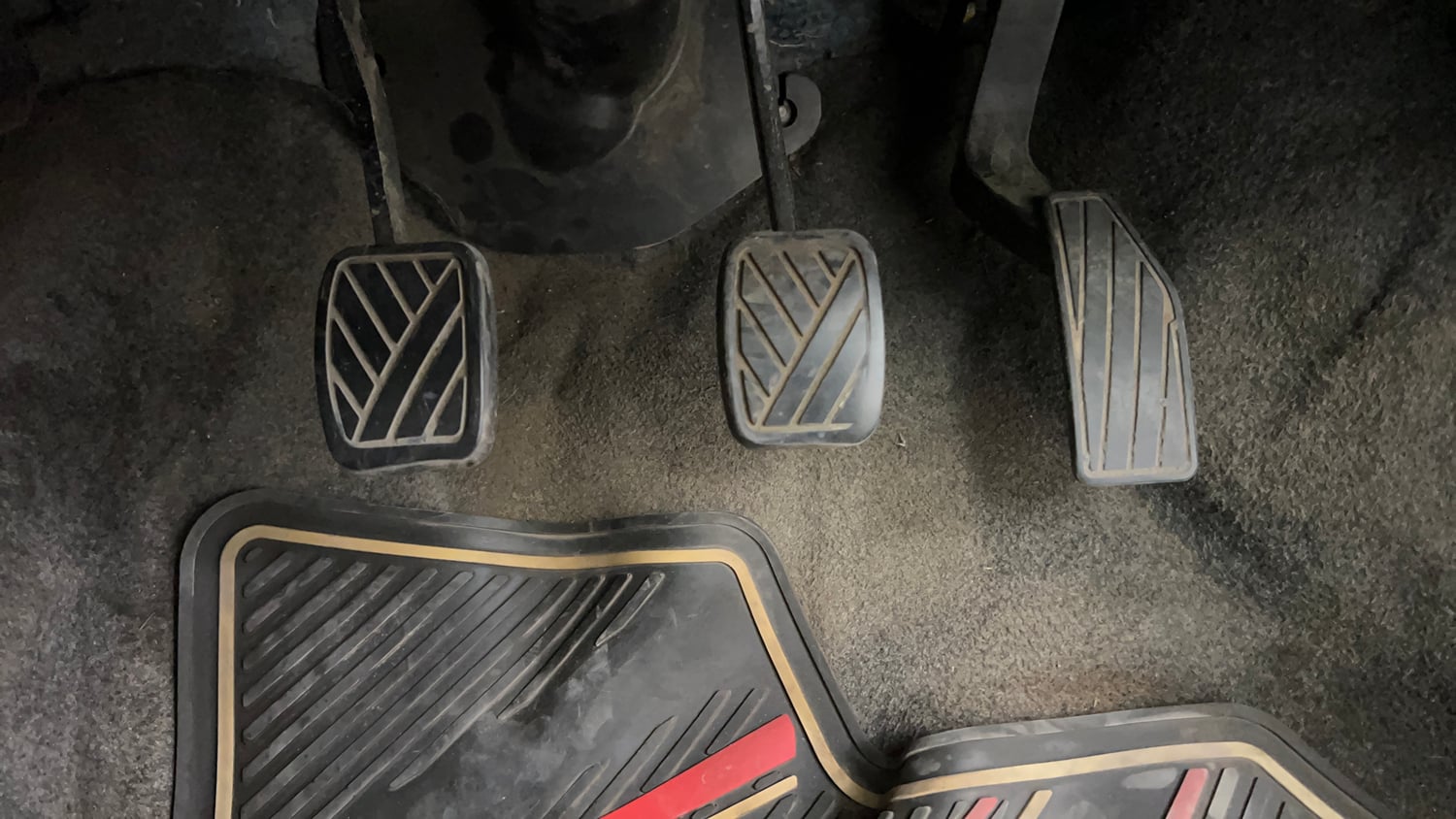 Used 2014 Maruti Suzuki Celerio VXi Petrol Manual interior PEDALS VIEW