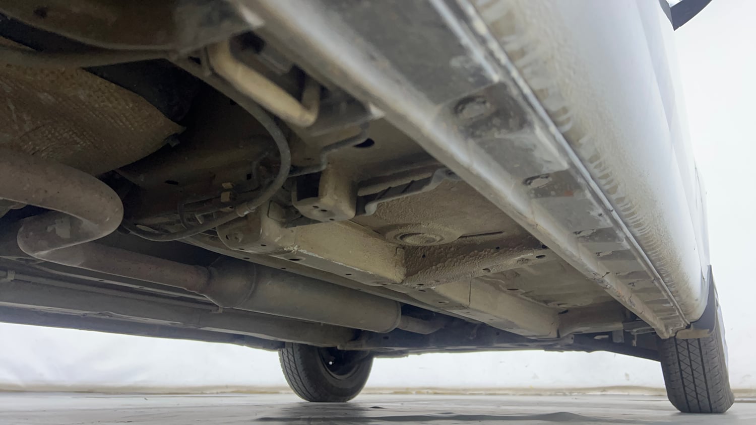 Used 2013 Maruti Suzuki Swift VXi Petrol Manual extra REAR RIGHT UNDERBODY VIEW