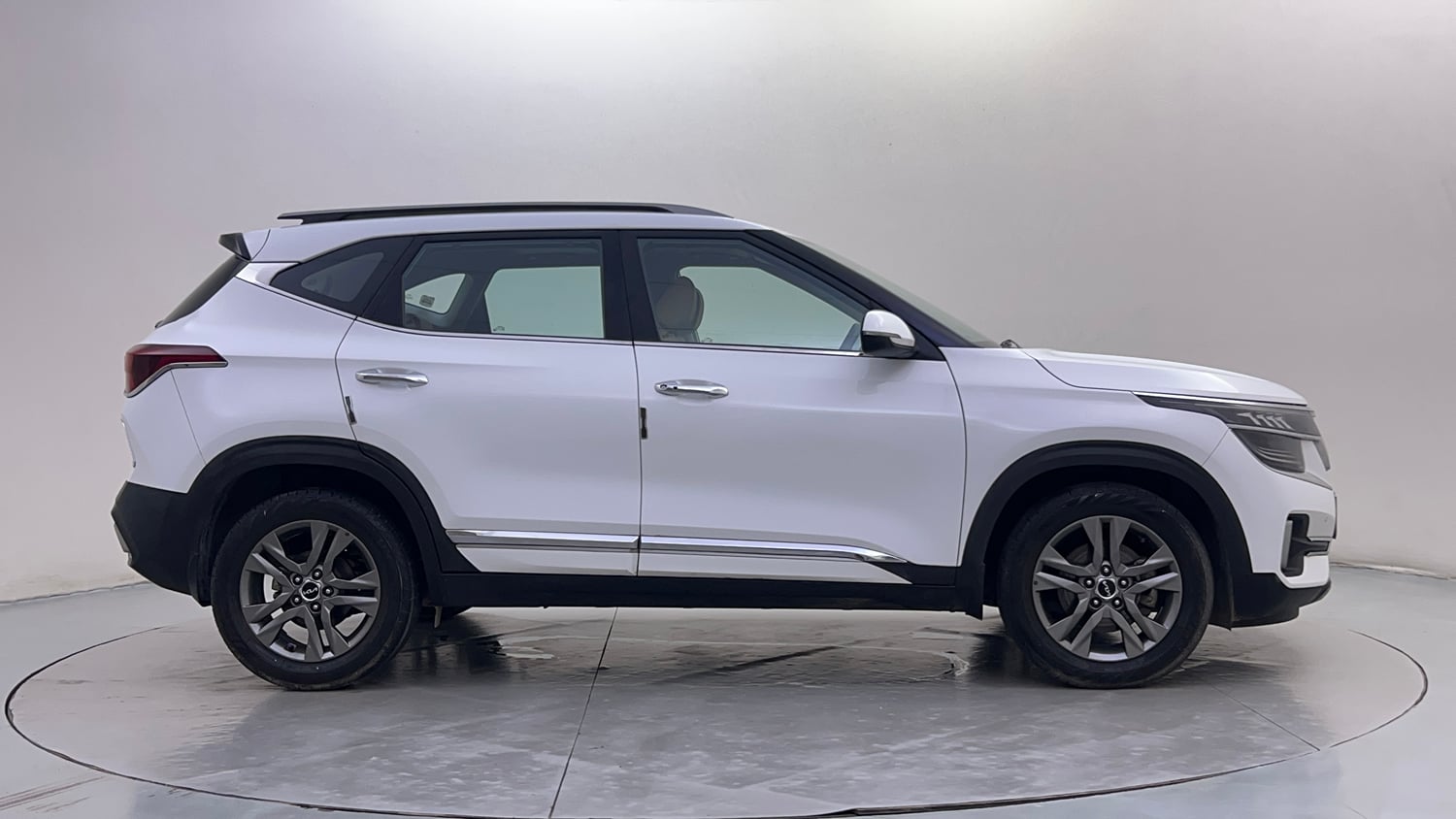 Used 2022 Kia Seltos HTX Plus 1.5 Diesel Diesel Manual exterior RIGHT SIDE VIEW