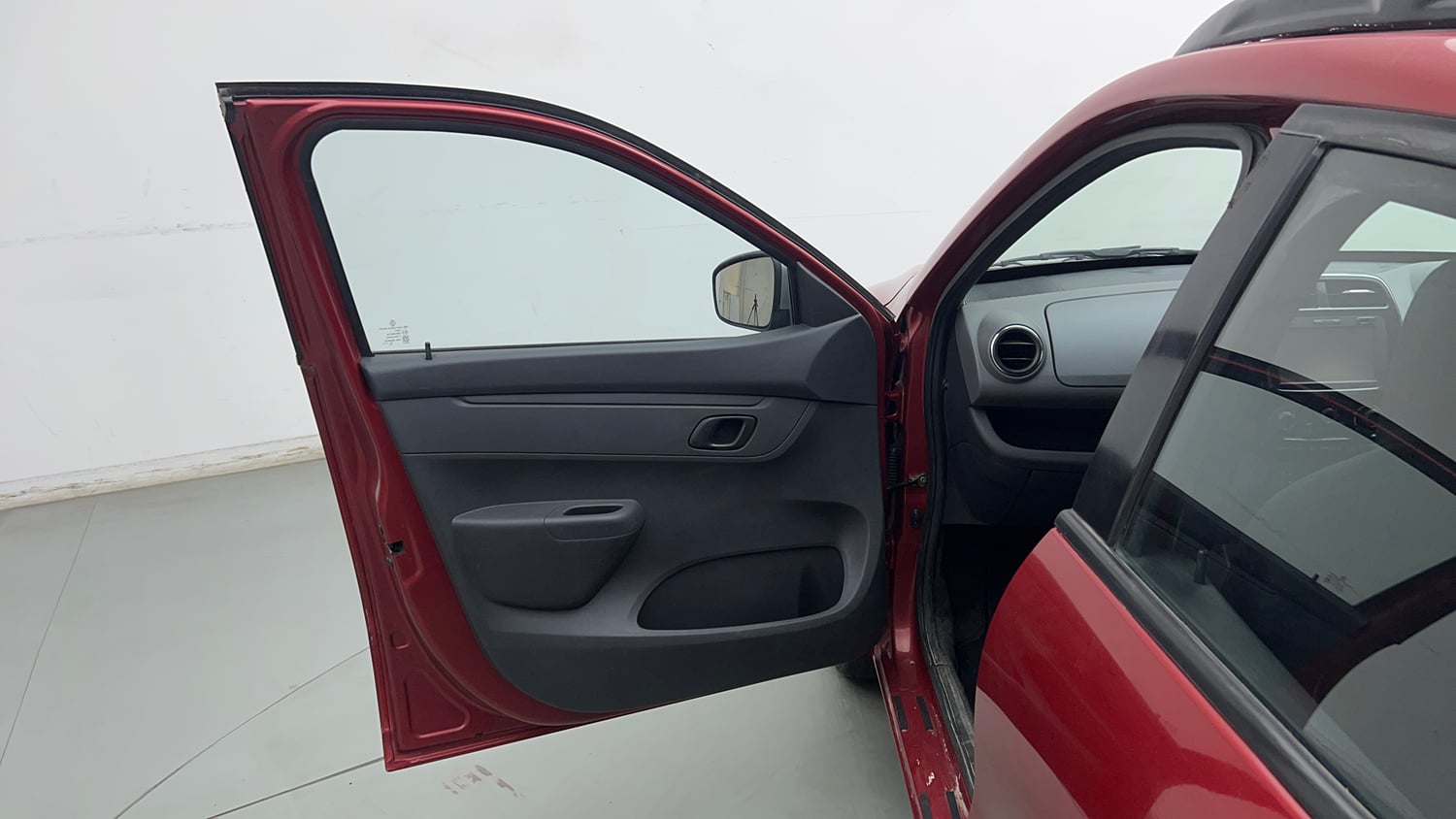 Used 2016 Renault Kwid 1.0 RXT Petrol Manual interior LEFT FRONT DOOR OPEN VIEW
