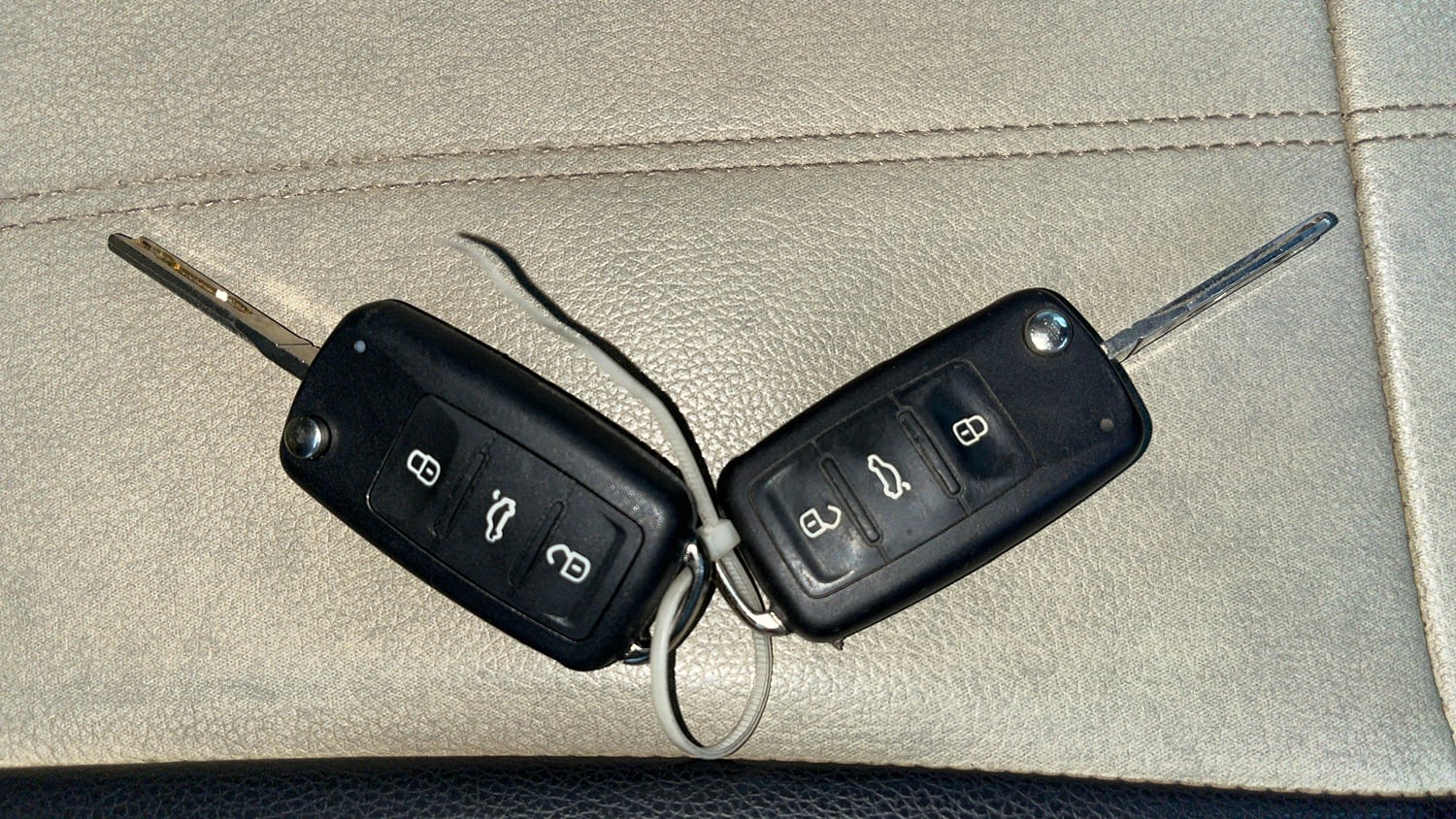 Used 2016 Volkswagen Ameo Highline 1.5L AT Diesel Automatic extra CAR KEY VIEW