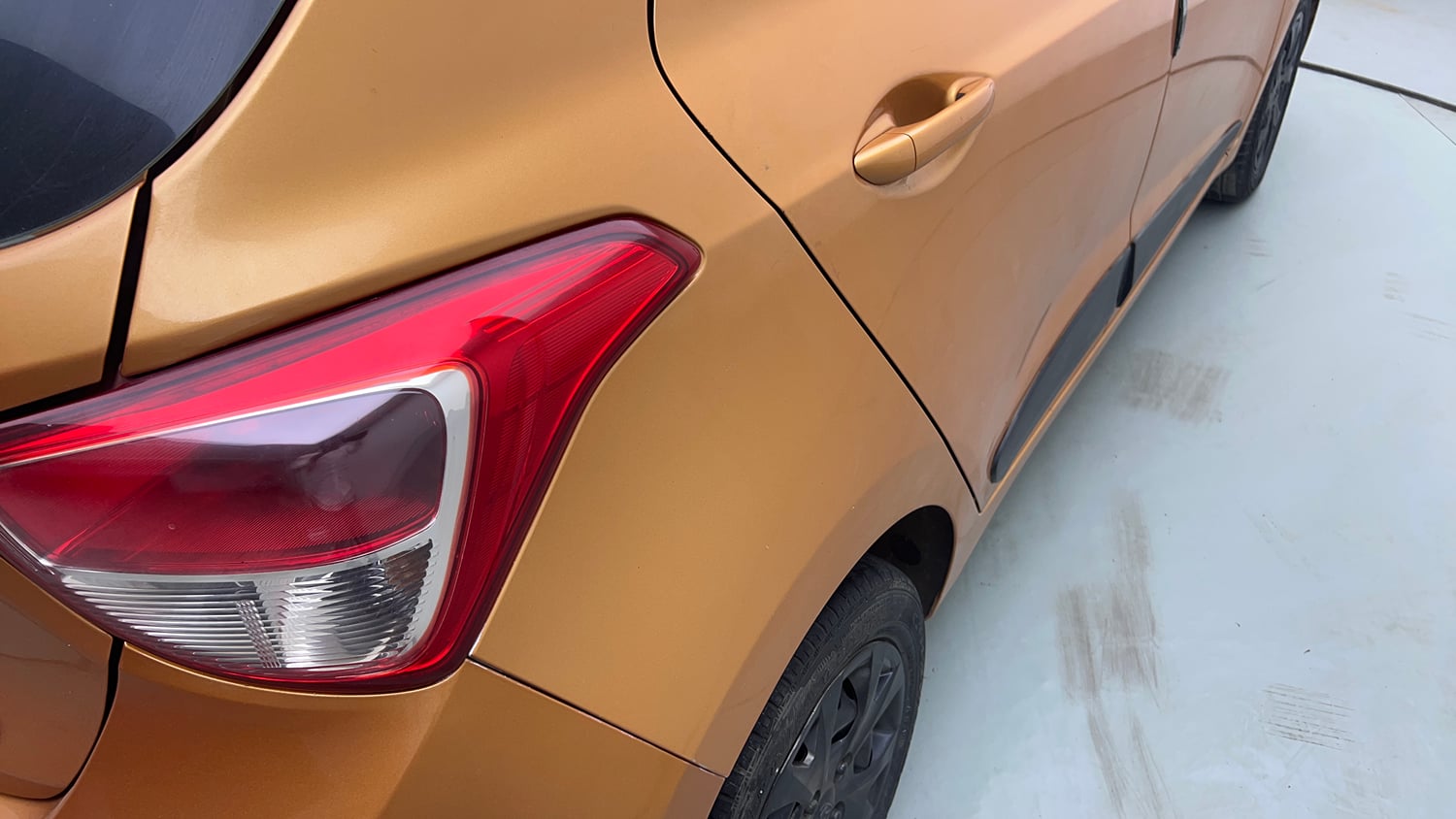 Used 2016 Hyundai Grand i10 Magna AT 1.2 Kappa VTVT Petrol Automatic dents MINOR SCRATCH