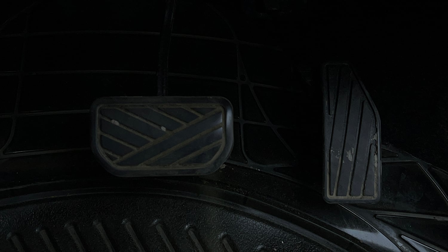 Used 2019 Maruti Suzuki Swift ZXi AMT Petrol Automatic interior PEDALS VIEW