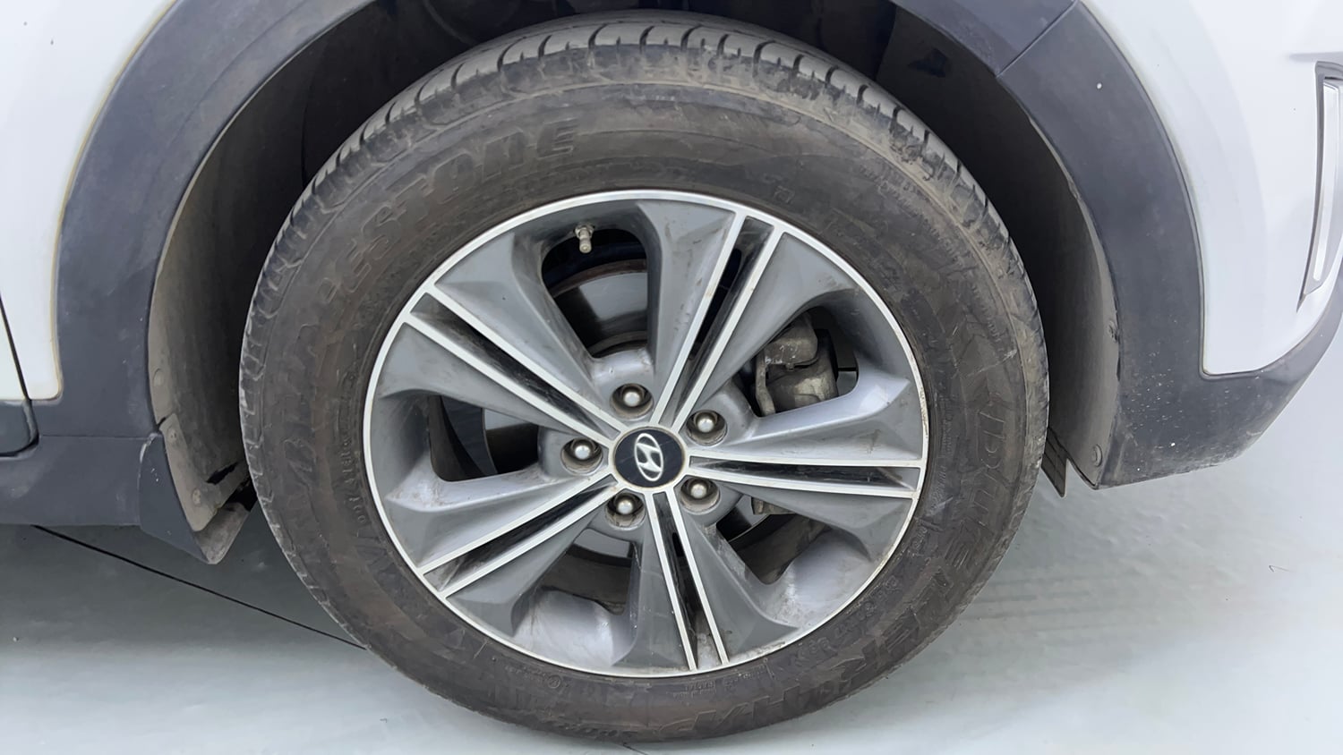 Used 2016 Hyundai Creta 1.6 SX Plus AT Petrol Petrol Automatic tyres RIGHT FRONT TYRE RIM VIEW