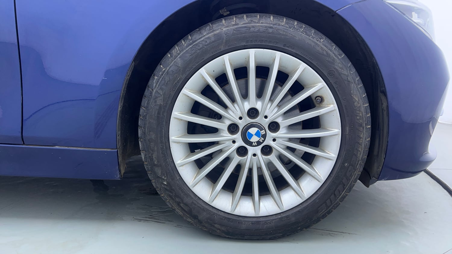 Used 2018 BMW 3 Series 320d Luxury Line Diesel Automatic tyres RIGHT FRONT TYRE RIM VIEW