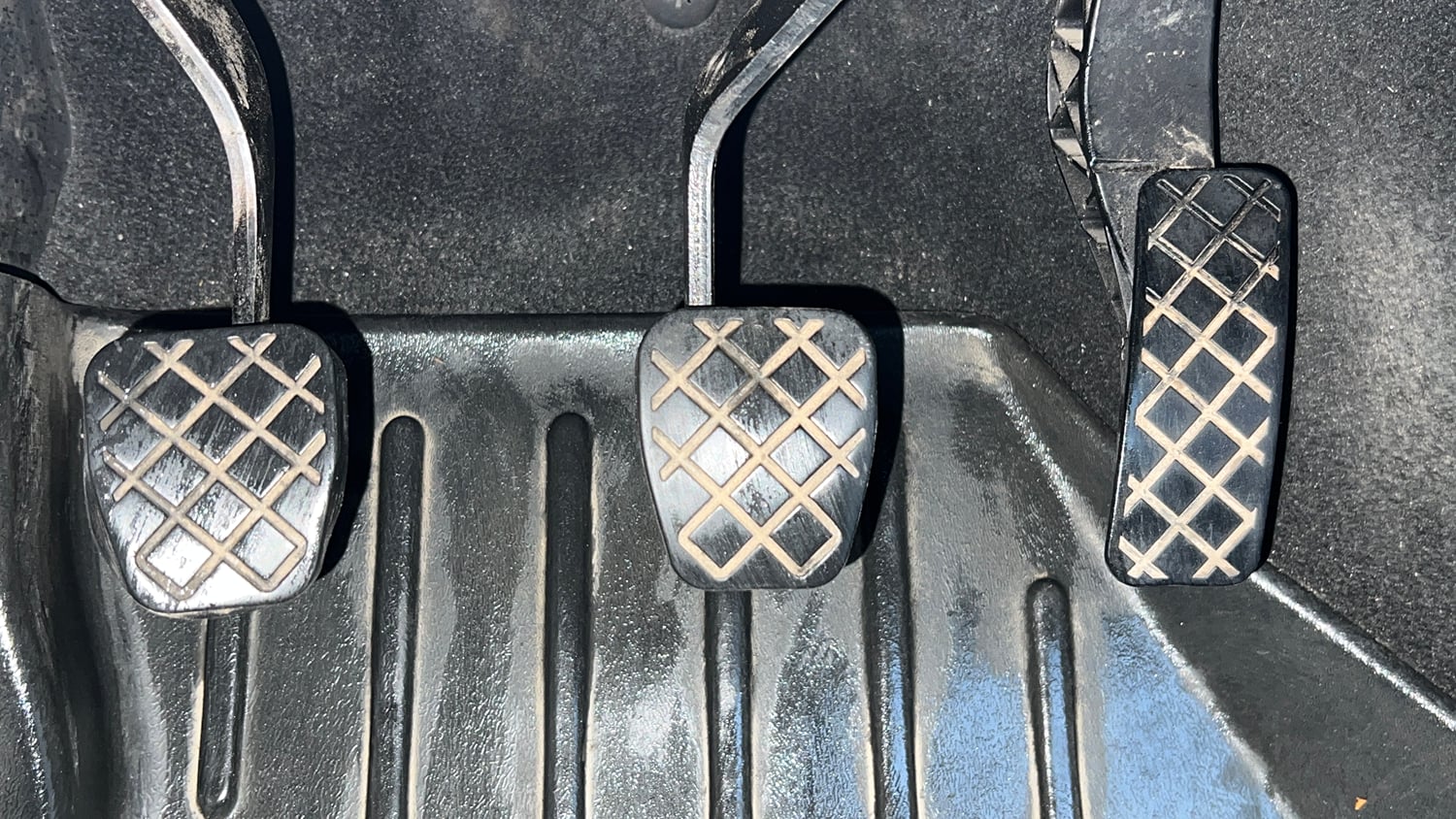 Used 2023 Volkswagen Taigun Highline 1.0 TSI MT Petrol Manual interior PEDALS VIEW