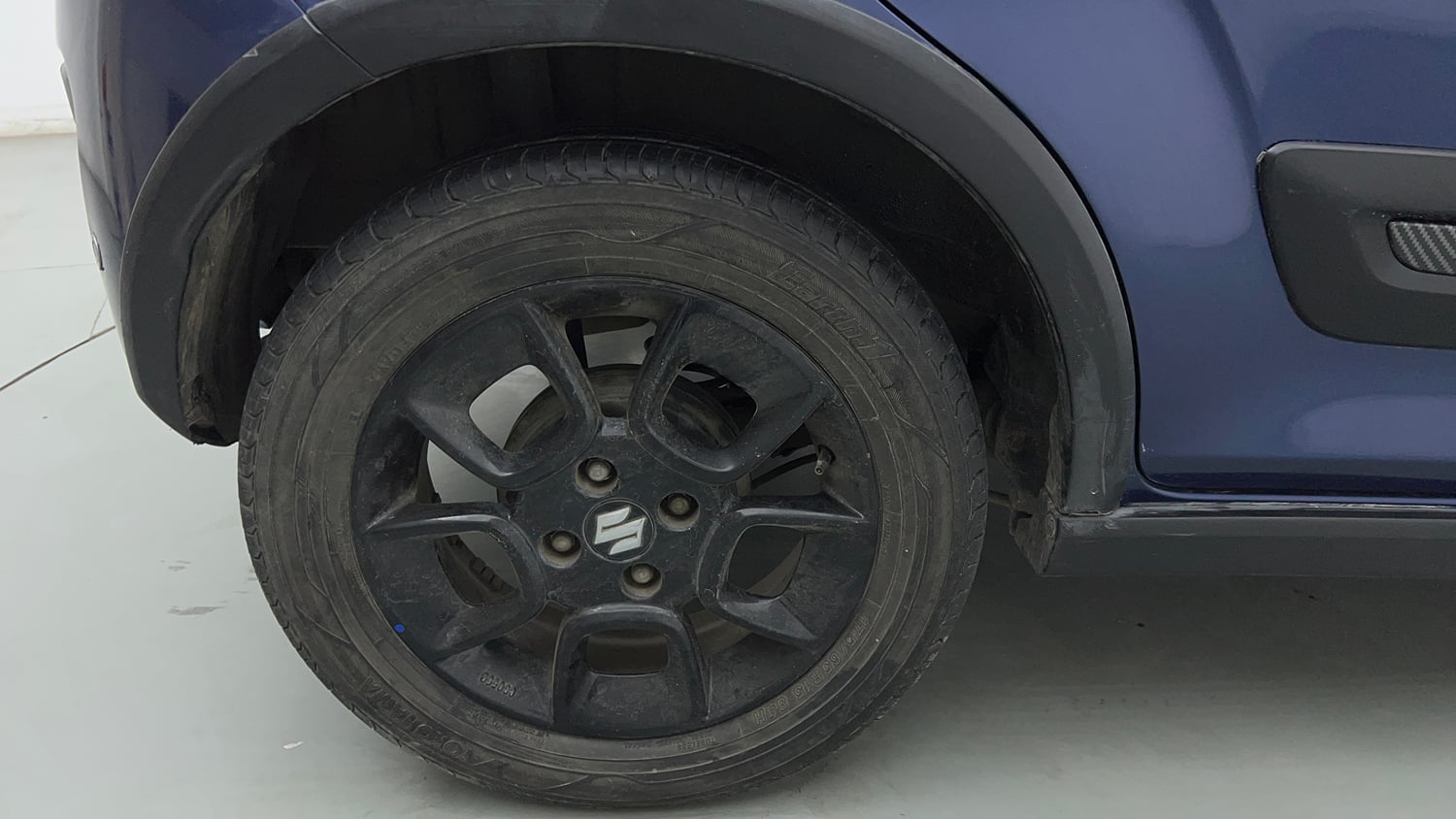 Used 2019 Maruti Suzuki Ignis Zeta 1.2 AMT Petrol Automatic tyres RIGHT REAR TYRE RIM VIEW