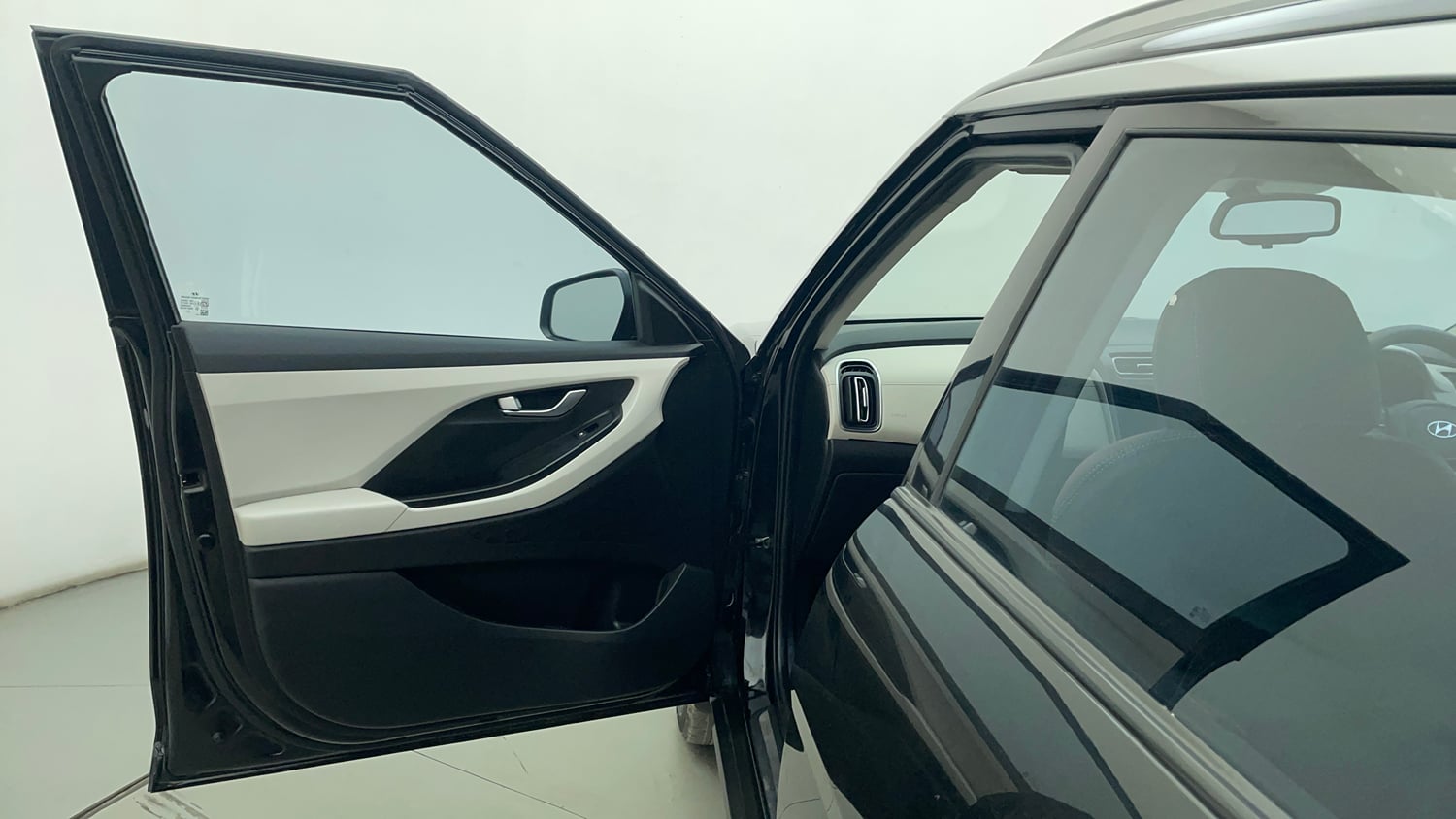 Used 2024 Hyundai Creta SX 1.5 Petrol Petrol Manual interior LEFT FRONT DOOR OPEN VIEW
